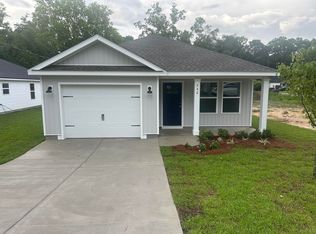 742 E Chestnut Ave, Crestview, FL 32539