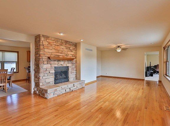 2nd image of 12601 Fairbanks St