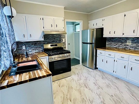 4th image of 223 Clover Ridge Dr