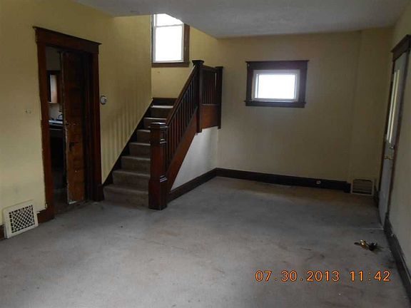 4th image of 46 Bouquet Ave