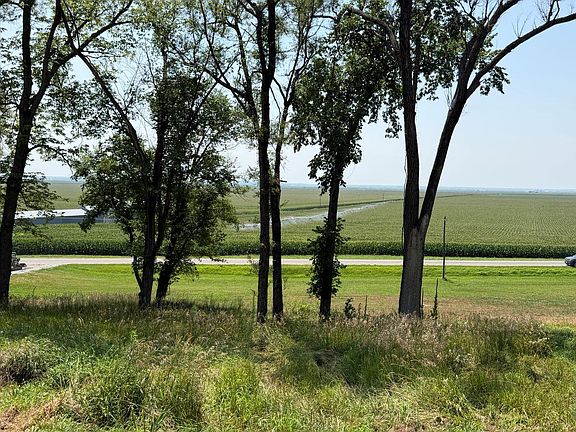4th image of 2298 Bluff Rd