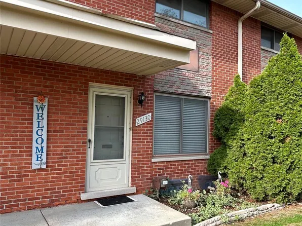 29130 Tessmer Ct #37, Madison Heights, MI 48071