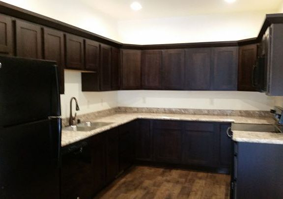 2nd image of 830 N 16th St