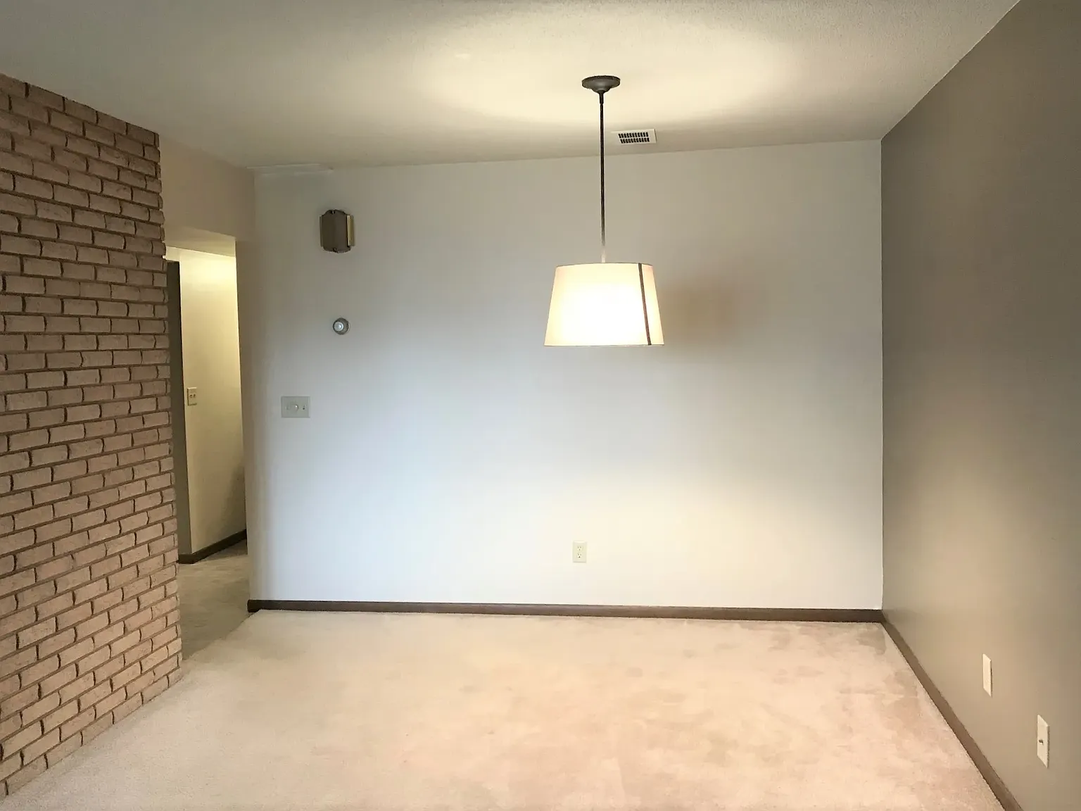 3 bed, 1920 sqft, $1,850 — Photo 3