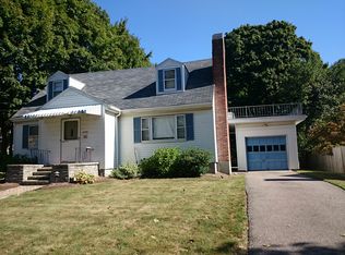 300 Park St, West Roxbury, MA 02132