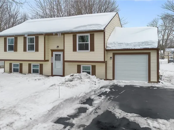 8471 Button Rd, Cicero, NY 13039