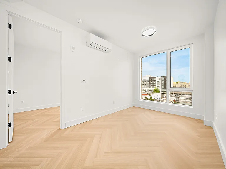 34-16 38th St #3202 — Photo 7