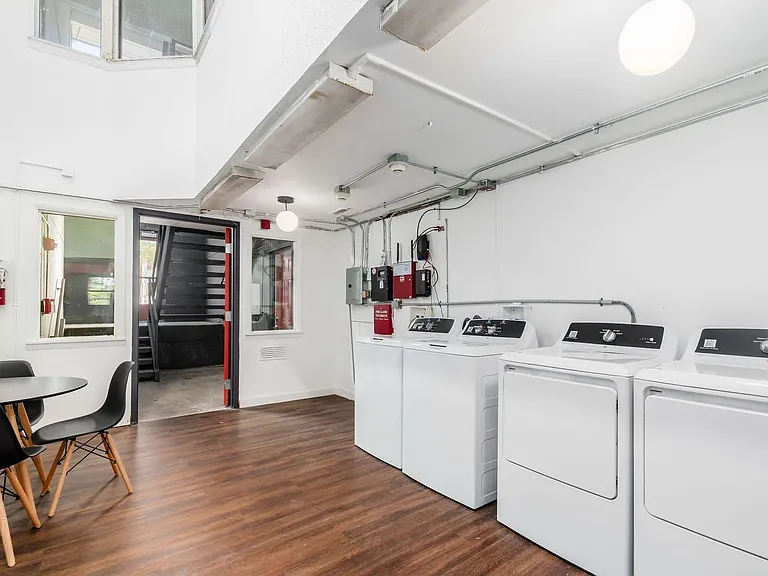 45 Governor Pl — Photo 15
