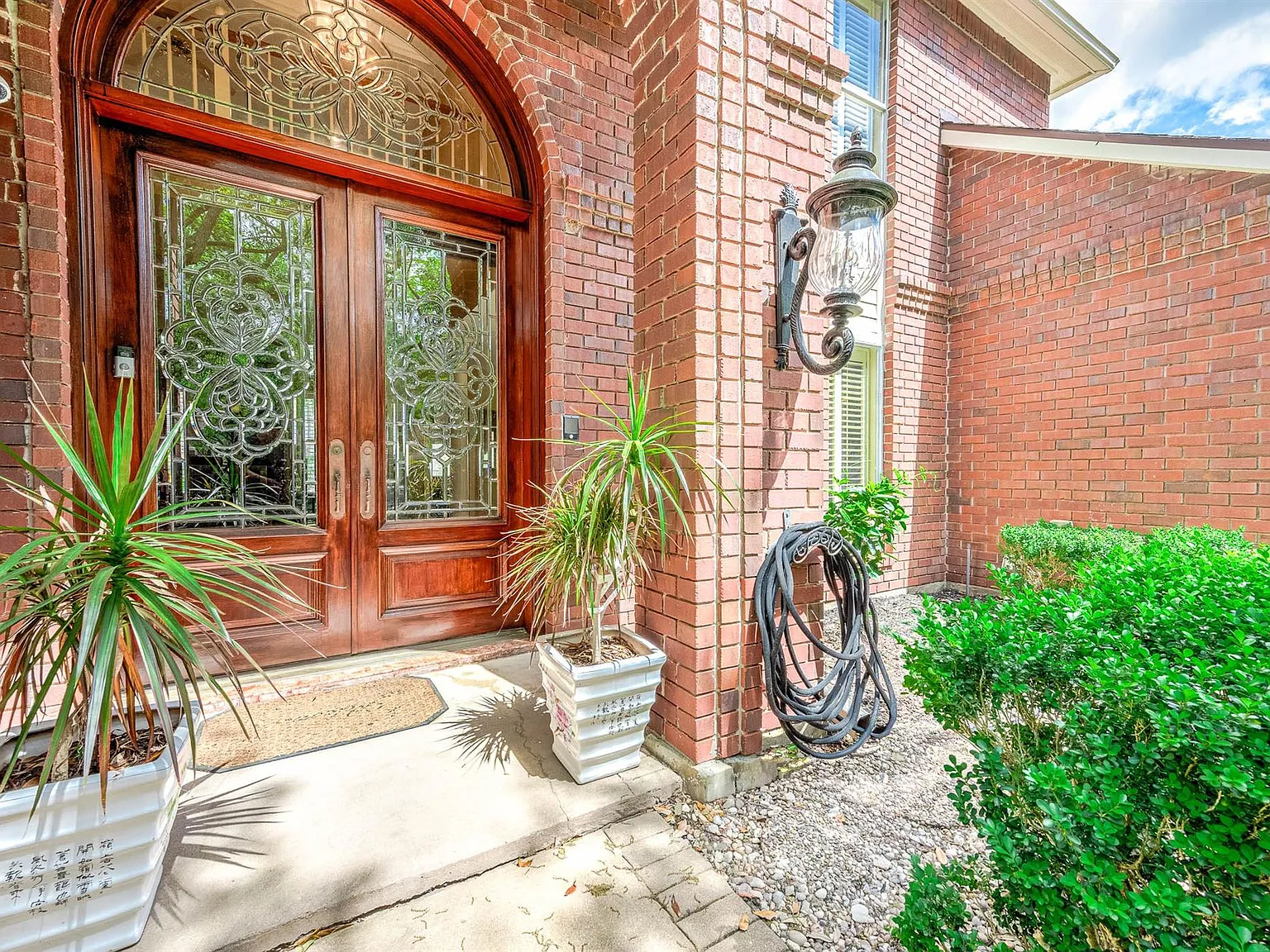 4 bed, 3.5 bath, 3658 sqft, $3,998 — Photo 4