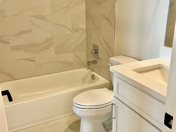 4th image of 4417 Bloomsbury St