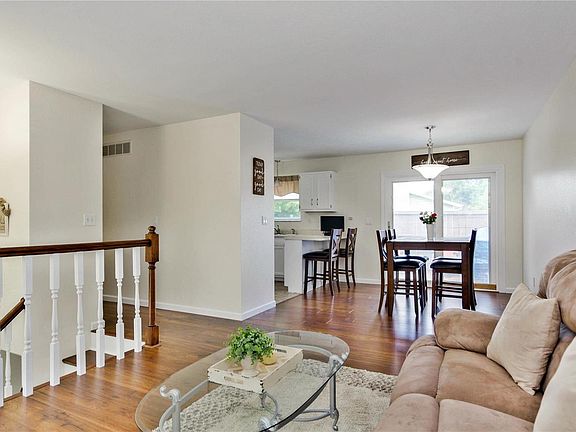 4th image of 200 Saint Charles Dr