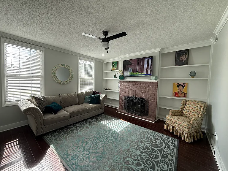 1511 Whitaker St #B — Photo 4