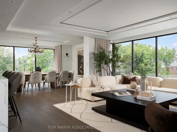 342 Spadina Rd #405, Toronto, ON M5P 2V4