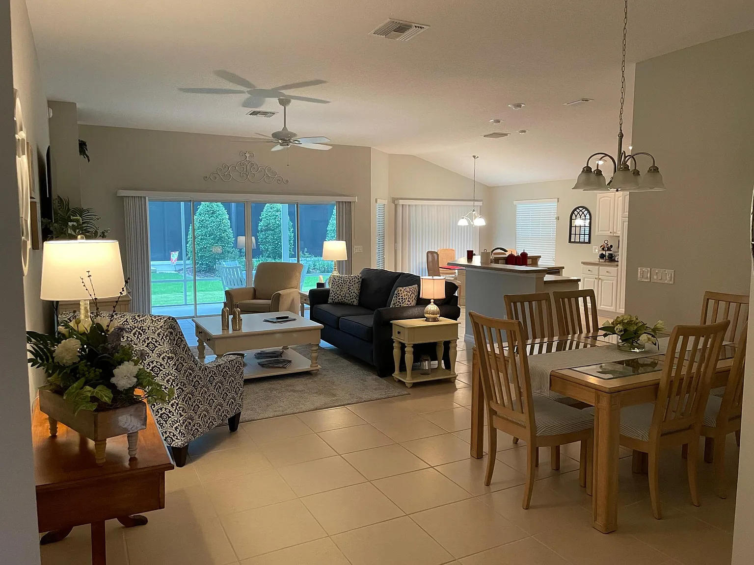 3 bed, 1956 sqft, $3,200 — Photo 2