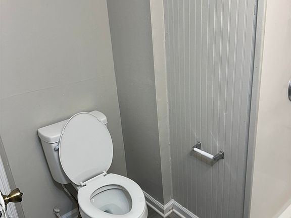 5th image of 229 S Lipona Rd #B