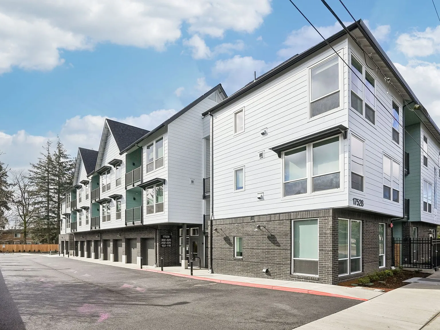 Welcome to Burnside Bluffs Your New Urban Retreat! — Photo 3