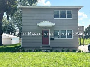 2005 Lake Point Dr #B, Madison, WI 53713