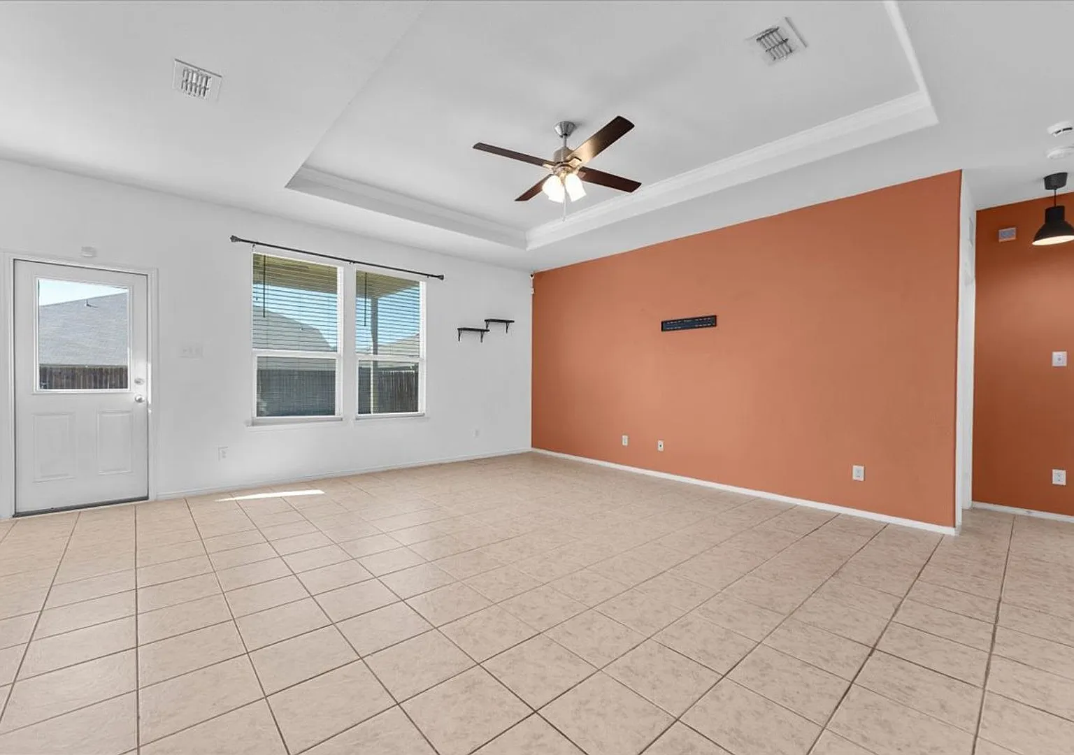 Beautiful Fort Worth Rental Move-In Ready! — Photo 4