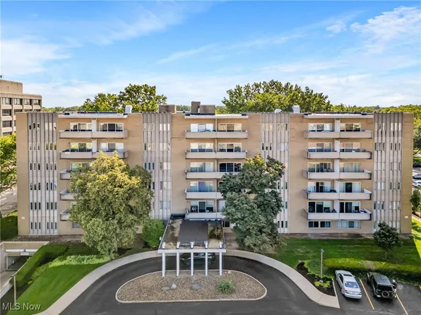 3167 Linden Rd APT 103, Rocky River, OH 44116