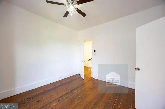 209 E Martin St #B — Photo 9