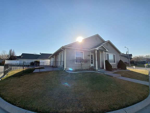 2nd image of 2421 S Arthur Ct