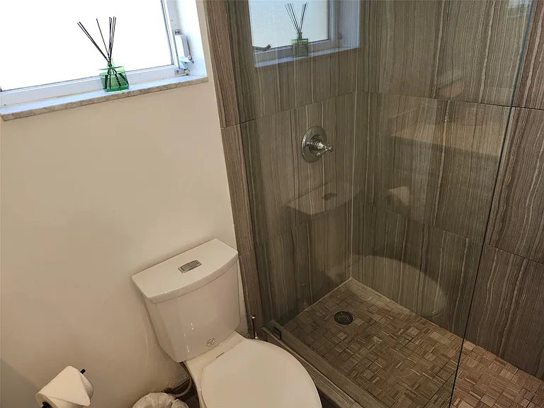 301 Cambridge Rd #301 — Photo 18