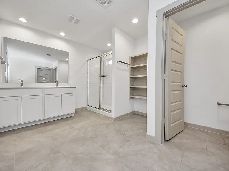 1118 Hyde Lake Ln — Photo 18