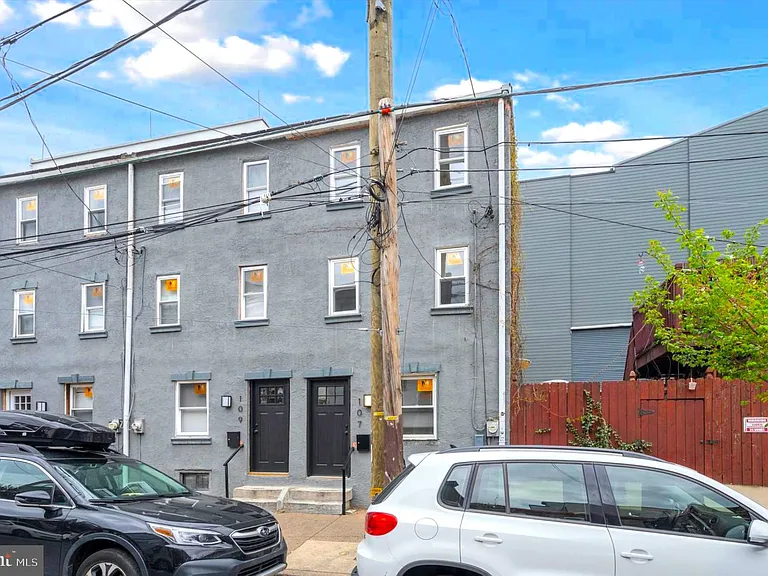 109 W Thompson St — Photo 1