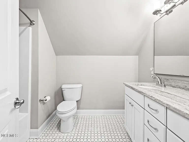 182 Lakeview Dr — Photo 46