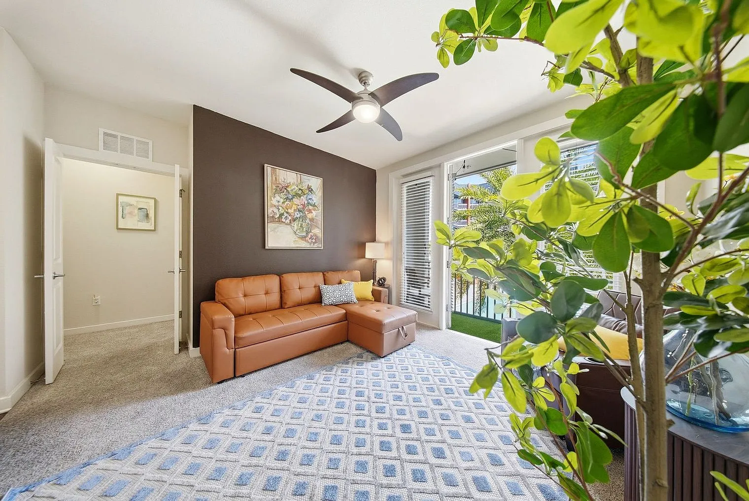 2 bed, 2.0 bath, 1097 sqft, $4,520 — Photo 2