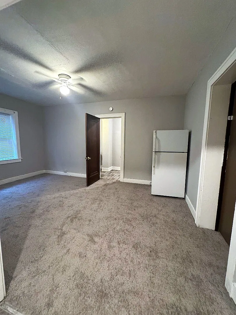 Cozy Studio Retreat in Toledo Affordable Comfort at 700 Spencer St — Photo 4