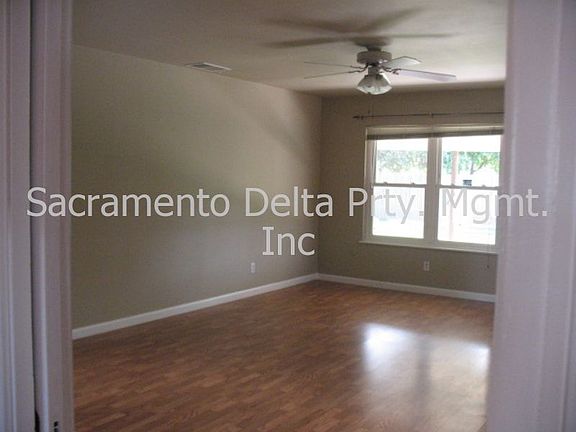 Livingroom Laminate Flooring