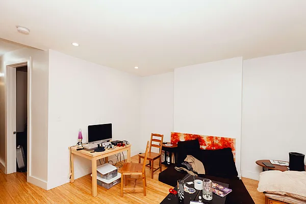 Rented by Nooklyn NYC LLC | media 18
