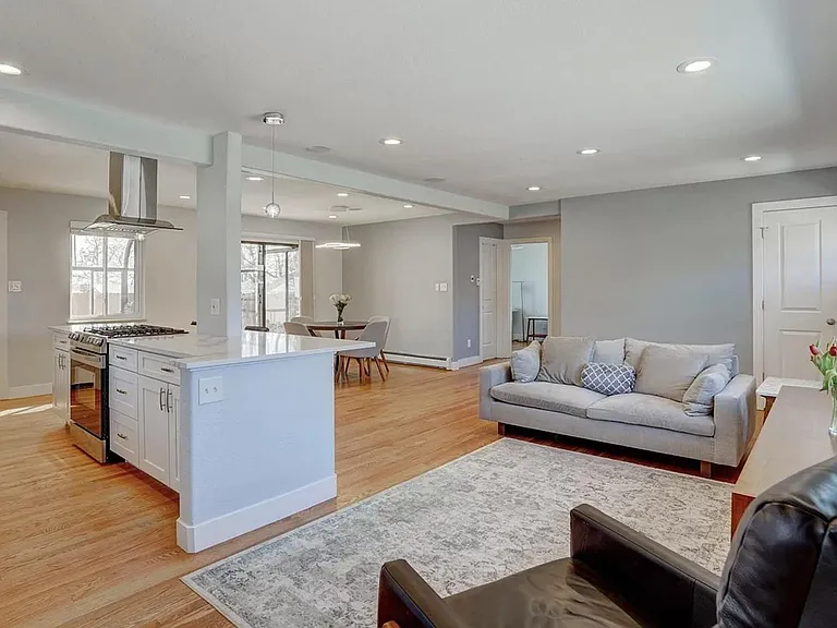 4044 W 77th Pl — Photo 18
