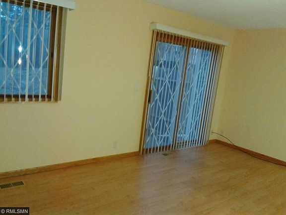 3rd image of 408 Livingston Ave