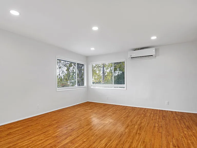 1607 Manning Ave #6 — Photo 6