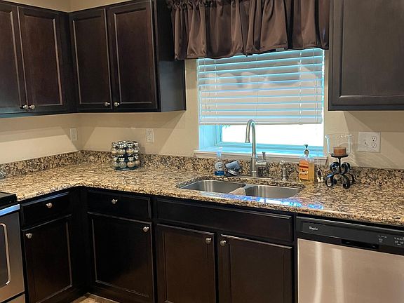 2nd image of 210 Woodknoll Pl