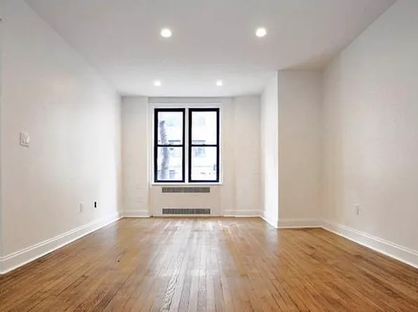 350 East 54th Street image 1 of 6