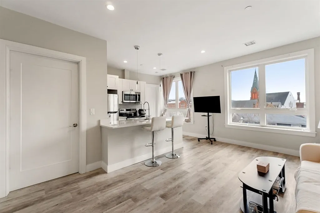 Building Photo - 1457 Tremont St #502