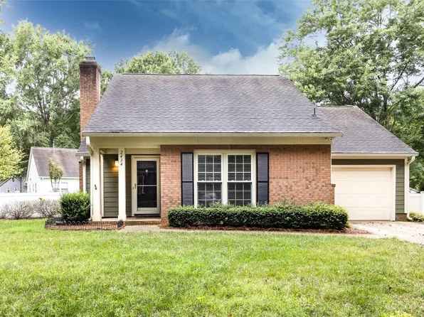 2434 Dryden Ln, Charlotte, NC 28210