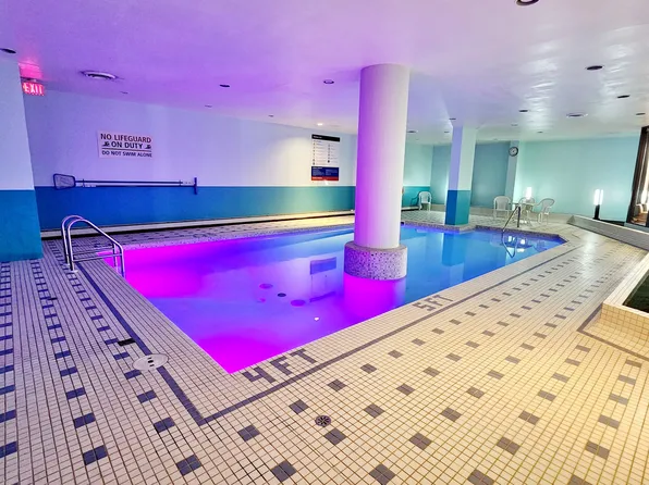 13910 Stony Plain Rd NW, Edmonton, AB T5N 3R2