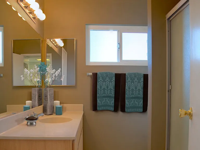Classic Package I bath with oak cabinetry, and white laminate countertops