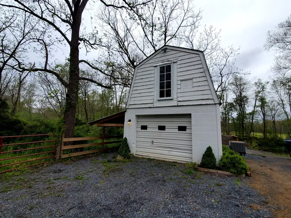12901 Bloomery Pike #1, Paw Paw, WV 25434