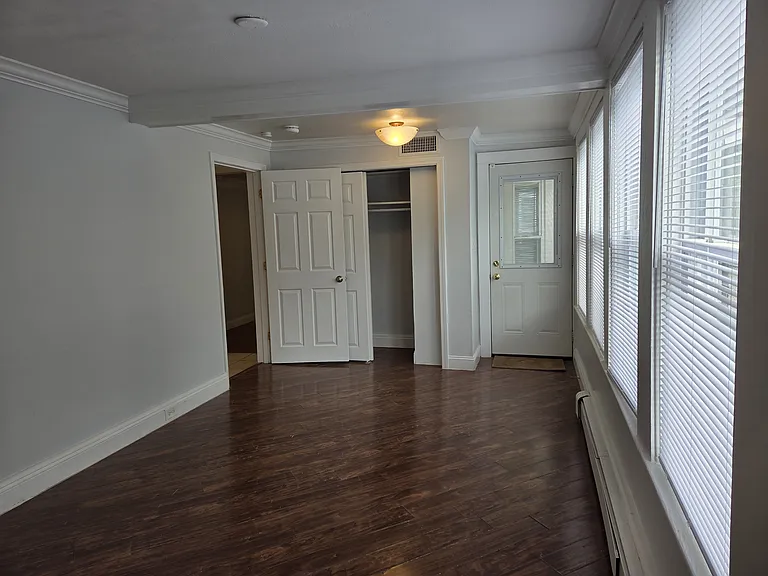 18-26 Bowen St #1 — Photo 5