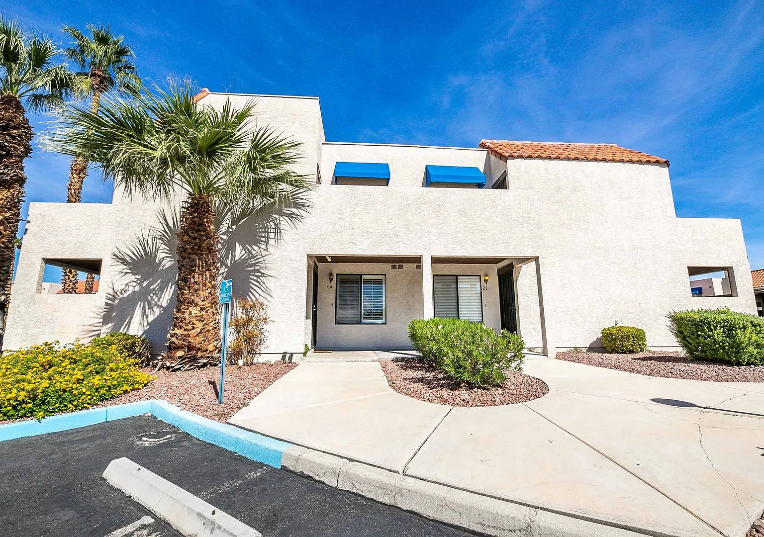 Central Las Vegas Condo Near Chinatown & The Strip — Photo 4