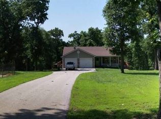 19904 Cedar Gate Dr, Warsaw, MO 65355