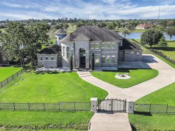 19715 Lake Stone Ct, Tomball, TX 77377