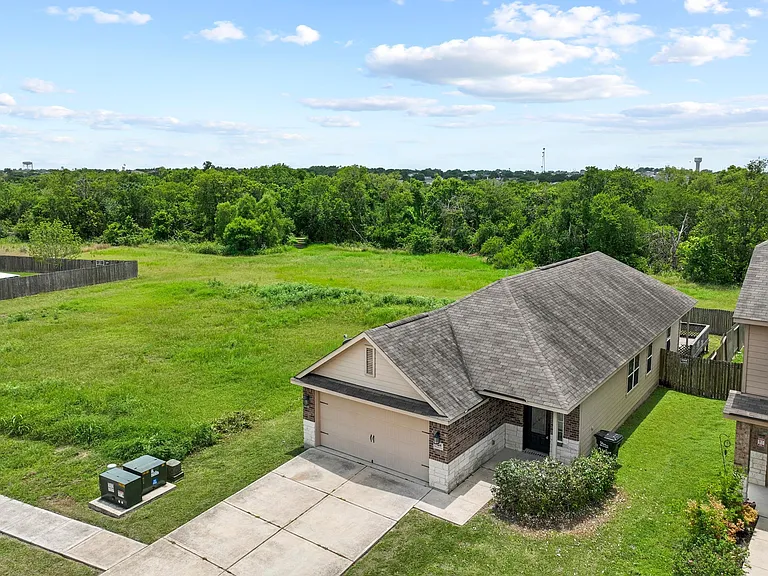 148 Isabel Ln — Photo 4