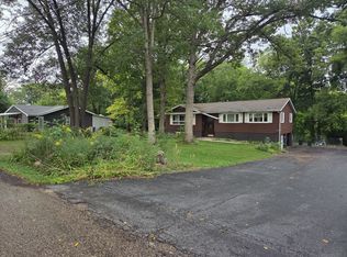 229 Whispering Oaks Dr, Groveland, IL 61535