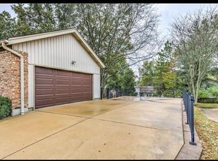 1937 Schoettler Valley Dr, Chesterfield, MO